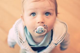  奶嘴后遗症 长期使用奶嘴对宝宝的影响 疾病知识 第1张