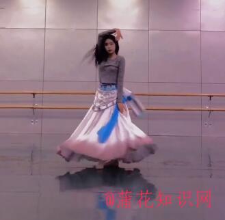 抖音花间酒人间月梗 抖音如花似月变装梗.jpg